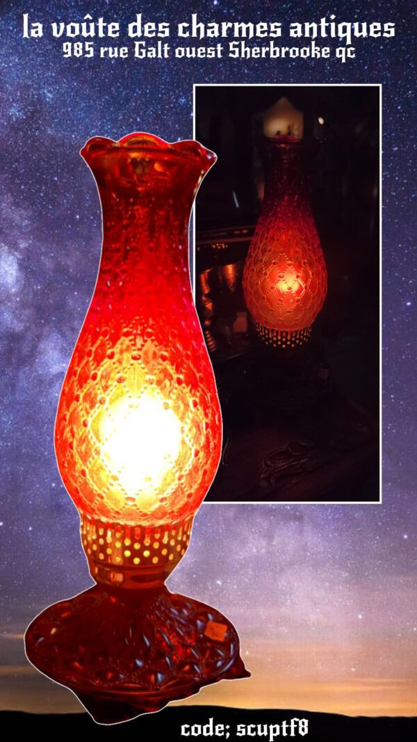 lampe en verre rouge antiques