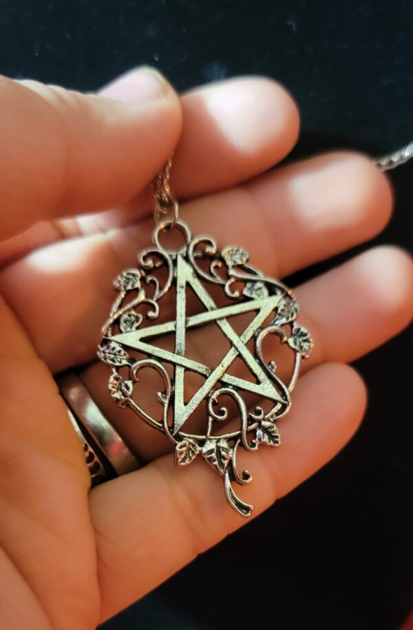 talisman pentacle sur chaîne en acier inoxydable