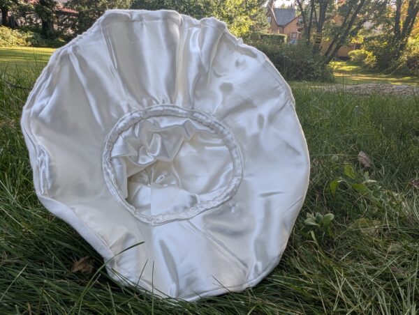 chapeau de sorcière traditionnel blanc modulable, unique fait par Wicca wolf