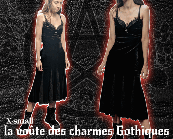 long robe en velours noir croix et dentelle